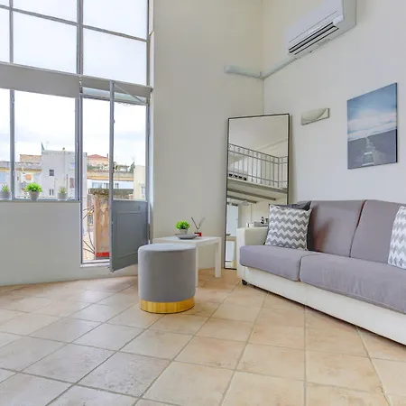 Διαμέρισμα Loft Capocci 37 - And